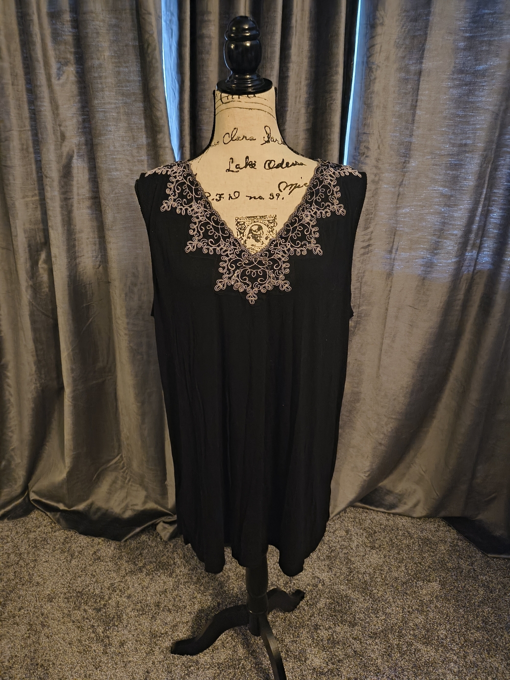 Soma Black Sleeveless V-Neck Top with Cream Lace Trim